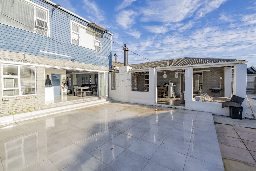 5 Bedroom Property for Sale in Rouxville Western Cape